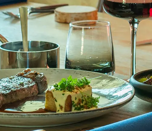 Billede af ret fra Restaurant Bryghuset med lokale råvarer